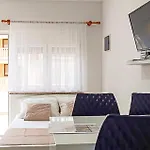 1 Bedroom Lovely In Διαμέρισμα Vir