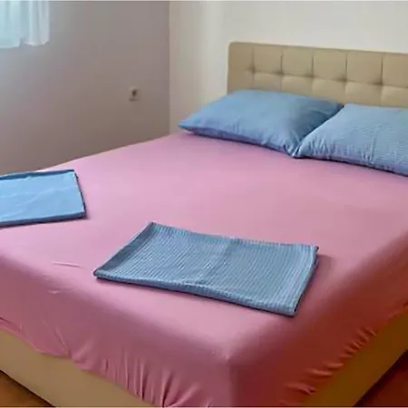 1 Bedroom Lovely In