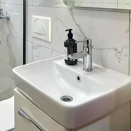 Apartament 1 Bedroom Lovely In *