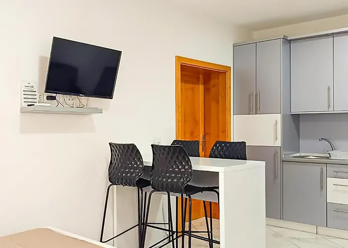1 Bedroom Lovely In *