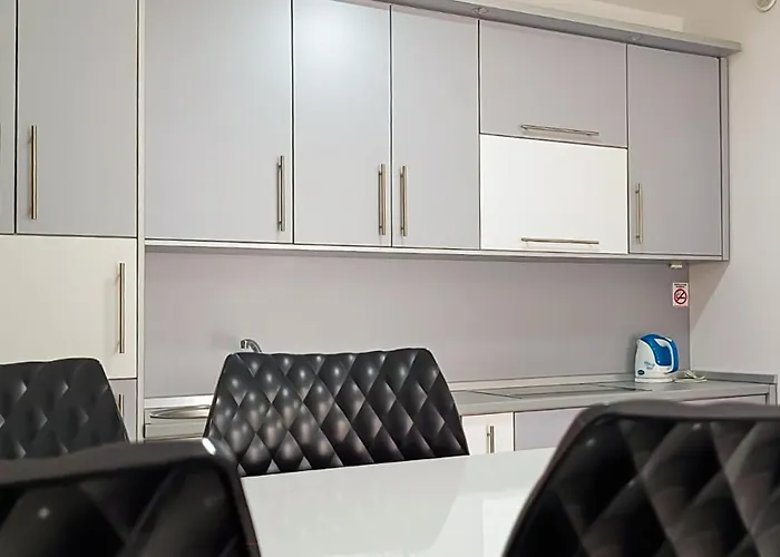 Апартаменты 1 Bedroom Lovely In